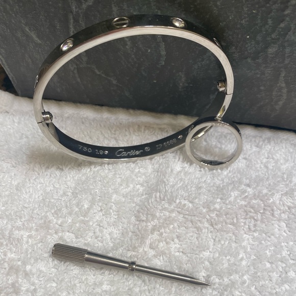 On hold - Picture 7 of 7